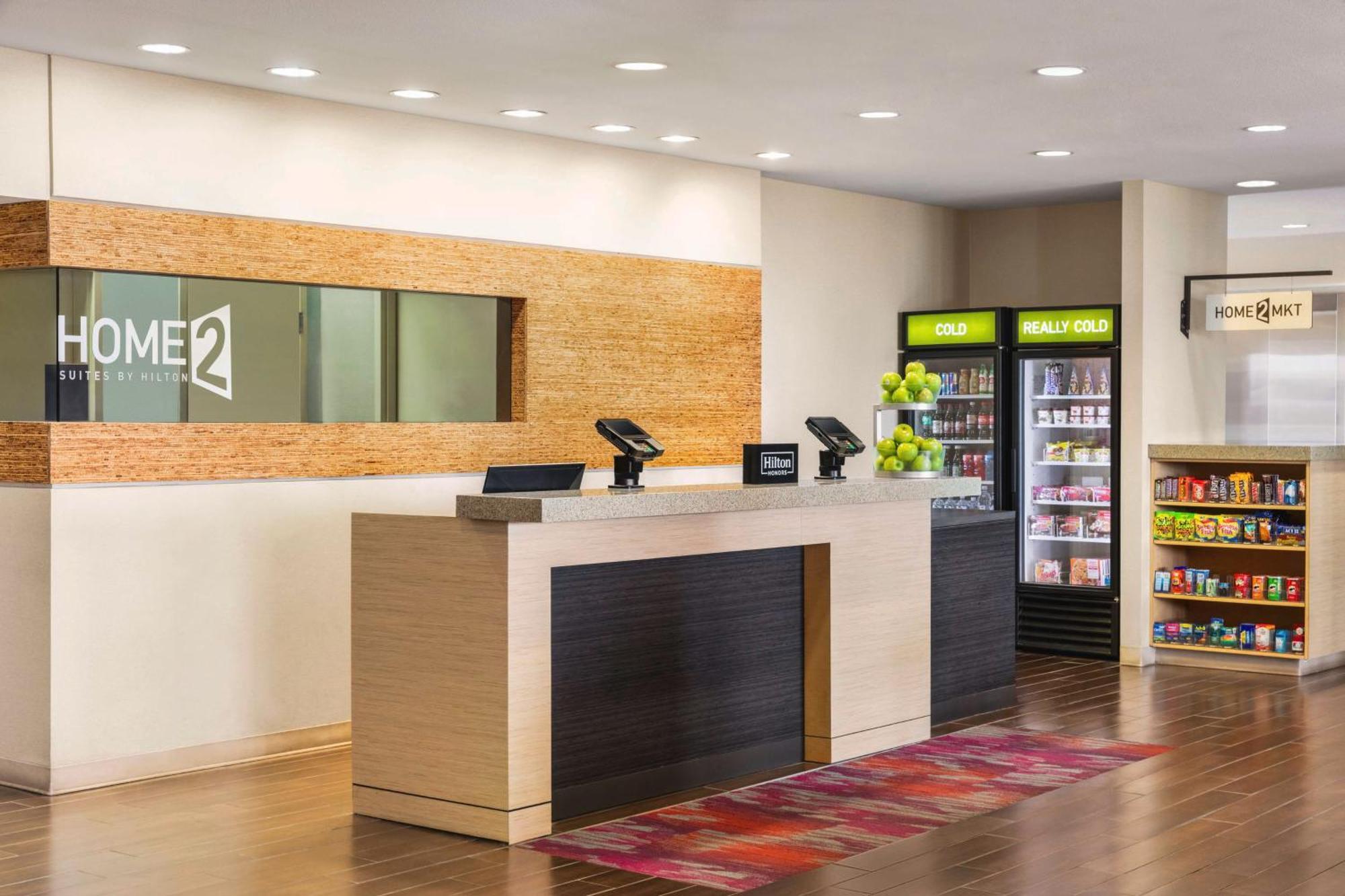 希尔顿拉伯克霍姆2套房酒店 外观 照片